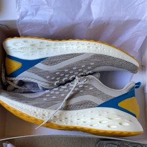 Limited Edition Klay Thompson Shoes! Never worn!